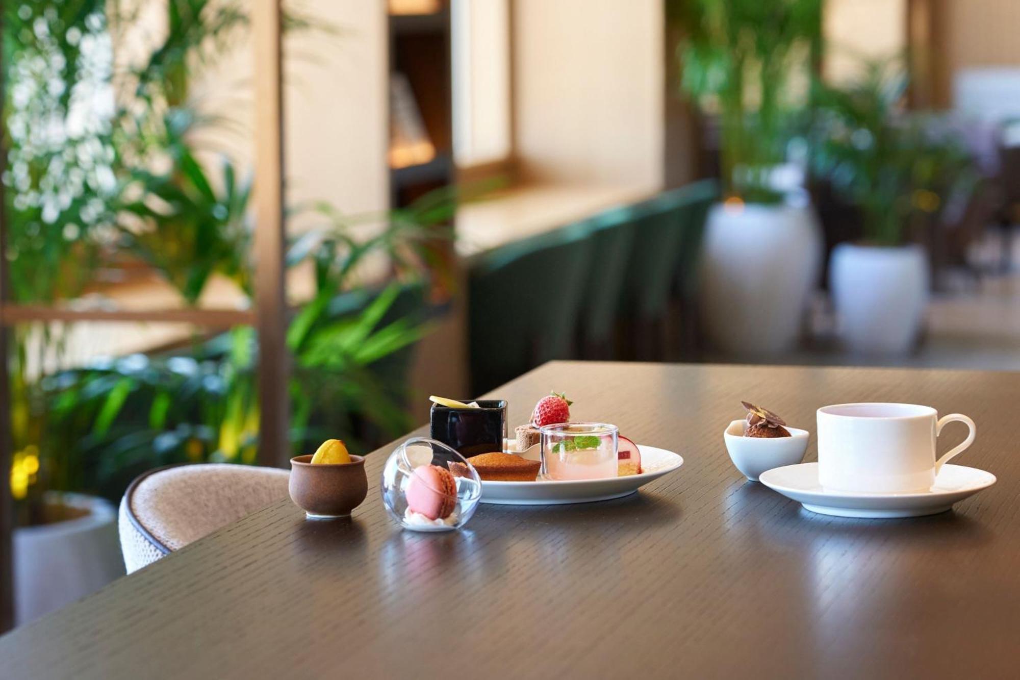 The Westin Tokyo Hotel Exterior foto